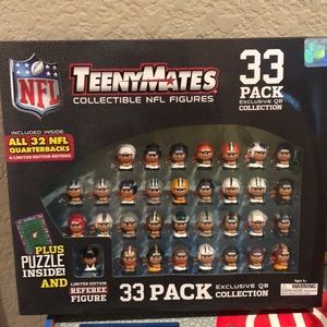 New NFL TeenyMates quarterback exclusive 33 pack